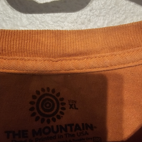 Mountain Grizzly Bear T-shirt - Picture 2 of 2